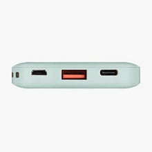Заредете изображение във визуализатора на галерията – Uniq Powerbank Fuele mini 8000mAh USB-C 18W PD Fast charge green/green
