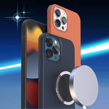 Заредете изображение във визуализатора на галерията – Kingxbar PQY Silicone Series Magnetic Case for iPhone 13 Pro Silicone Cover Cover Green (MagSafe Compatible) - TopMag
