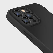 Заредете изображение във визуализатора на галерията – UNIQ etui Lino iPhone 13 Pro / 13 6,1" czarny/ink black - TopMag
