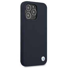 Заредете изображение във визуализатора на галерията – Etui BMW BMHCP13XSILNA iPhone 13 Pro Max 6,7" granatowy/navy hardcase Silicone Signature - TopMag
