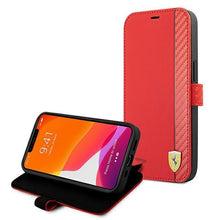 Заредете изображение във визуализатора на галерията – Ferrari FESAXFLBKP13LRE iPhone 13 Pro / 13 6,1" czerwony/red book On Track Carbon Stripe - TopMag
