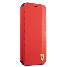 Заредете изображение във визуализатора на галерията – Ferrari FESAXFLBKP13LRE iPhone 13 Pro / 13 6,1" czerwony/red book On Track Carbon Stripe - TopMag
