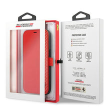 Заредете изображение във визуализатора на галерията – Ferrari FESAXFLBKP13LRE iPhone 13 Pro / 13 6,1" czerwony/red book On Track Carbon Stripe - TopMag
