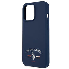Заредете изображение във визуализатора на галерията – US Polo USHCP13XSFGV iPhone 13 Pro Max 6,7" granatowy/navy Silicone Collection - TopMag

