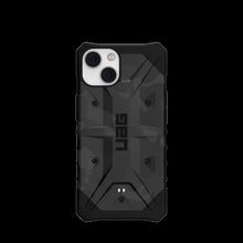 Заредете изображение във визуализатора на галерията – UAG Pathfinder - protective case for iPhone 13/14 (midnight camo)
