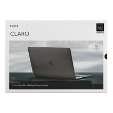 Заредете изображение във визуализатора на галерията – UNIQ etui Husk Pro Claro MacBook Pro 13 (2020) szary/smoke matte grey
