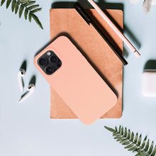 Заредете изображение във визуализатора на галерията – Silicone Lite Case for Iphone 15 Pro Max peach
