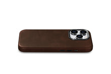 Заредете изображение във визуализатора на галерията – MagSafe-compatible leather case for iPhone 15 Pro iCarer Oil Wax Premium Leather - brown
