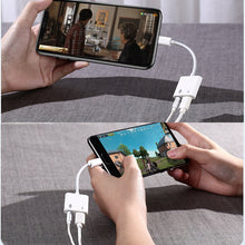 Заредете изображение във визуализатора на галерията – Joyroom universal Lightning adapter - 3.5mm mini jack with charging port white (S-Y105) - TopMag
