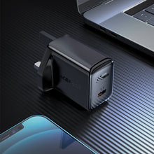Заредете изображение във визуализатора на галерията – Acefast wall charger (UK plug) USB Type C 20W, PPS, PD, QC 3.0, AFC, FCP black (A4 black) - TopMag
