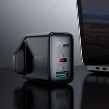 Заредете изображение във визуализатора на галерията – Acefast USB / USB Fast Charger Type C 32W Power Delivery UK plug white (A8 UK white) - TopMag
