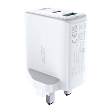 Заредете изображение във визуализатора на галерията – Acefast USB / USB Fast Charger Type C 32W Power Delivery UK plug white (A8 UK white) - TopMag
