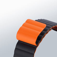 Заредете изображение във визуализатора на галерията – Dux Ducis Magnetic Strap Watch Strap 7/6/5/4/3/2 / SE (45/44 / 42mm) Magnetic Band Black / Orange (Chain Version) - TopMag
