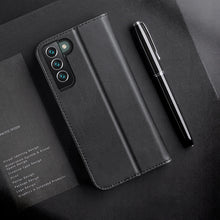 Заредете изображение във визуализатора на галерията – Dux Ducis Hivo Leather Flip Cover Genuine Leather Wallet For Cards And Documents Samsung Galaxy S22 + (S22 Plus) Black - TopMag
