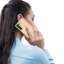 Заредете изображение във визуализатора на галерията – Dux Ducis Skin Pro Holster Cover Flip Cover for Samsung Galaxy S22 + (S22 Plus) gold - TopMag

