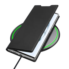 Заредете изображение във визуализатора на галерията – Dux Ducis Skin Pro kabura etui pokrowiec z klapką Samsung Galaxy S22 Ultra czarny - TopMag
