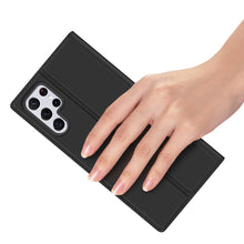 Заредете изображение във визуализатора на галерията – Dux Ducis Skin Pro kabura etui pokrowiec z klapką Samsung Galaxy S22 Ultra czarny - TopMag
