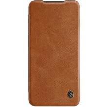 Заредете изображение във визуализатора на галерията – Nillkin Qin Leather Pro Case Cover For Samsung Galaxy S22 Ultra Camera Protector Holster Cover Flip Cover Brown - TopMag
