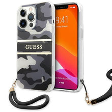 Заредете изображение във визуализатора на галерията – Guess GUHCP13LKCABBK iPhone 13 Pro / 13 6,1" czarny/black hardcase Camo Strap Collection - TopMag

