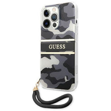 Заредете изображение във визуализатора на галерията – Guess GUHCP13LKCABBK iPhone 13 Pro / 13 6,1" czarny/black hardcase Camo Strap Collection - TopMag
