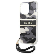Заредете изображение във визуализатора на галерията – Guess GUHCP13LKCABBK iPhone 13 Pro / 13 6,1" czarny/black hardcase Camo Strap Collection - TopMag
