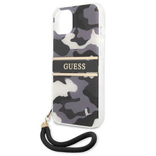 Заредете изображение във визуализатора на галерията – Guess GUHCP13SKCABBK iPhone 13 mini 5,4" czarny/black hardcase Camo Strap Collection - TopMag
