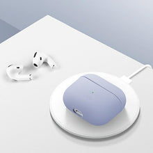 Заредете изображение във визуализатора на галерията – UNIQ etui Lino AirPods 3 gen. Silicone lawendowy/lavender - TopMag
