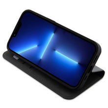 Заредете изображение във визуализатора на галерията – Karl Lagerfeld KLBKP14SSANKCPG iPhone 14 6.1" bookcase silver/silver Saffiano Karl &amp; Choupette
