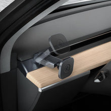 Заредете изображение във визуализатора на галерията – SPIGEN ONETAP TESLA MODEL Y / 3 MAGNETIC MAGSAFE DASHBOARD CAR MOUNT BLACK - TopMag
