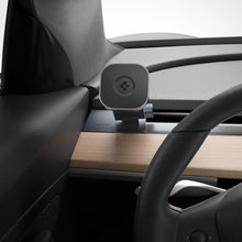 Заредете изображение във визуализатора на галерията – SPIGEN ONETAP TESLA MODEL Y / 3 MAGNETIC MAGSAFE DASHBOARD CAR MOUNT BLACK - TopMag
