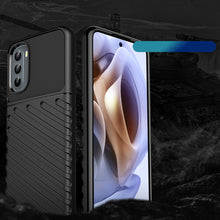 Заредете изображение във визуализатора на галерията – Thunder Case flexible armored cover for Motorola Moto G41 / G13 black - TopMag
