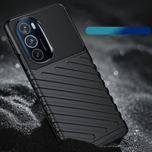 Заредете изображение във визуализатора на галерията – Thunder Case flexible armored cover for Motorola Moto Edge 30 Pro black - TopMag
