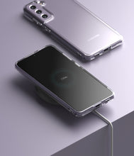 Заредете изображение във визуализатора на галерията – Ringke Fusion Matte TPU Cover with Gel Frame for Samsung Galaxy S21 FE Black Camo Black (FM576E73) - TopMag
