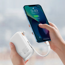 Заредете изображение във визуализатора на галерията – Baseus Qpow Digital Display Power Bank with Fast Charging 20000mAh 20W QC/PD/SCP/FCP with Built-in Lightning Cable White
