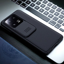 Заредете изображение във визуализатора на галерията – Nillkin CamShield Pro Case case for Xiaomi 13 Pro cover with camera cover black
