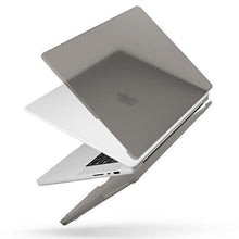 Заредете изображение във визуализатора на галерията – UNIQ etui Claro MacBook Pro 14" (2021) przezroczysty szary/smoke matt grey - TopMag
