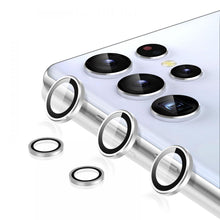 Заредете изображение във визуализатора на галерията – TEMPERED GLASS ESR CAMERA LENS GALAXY S22 ULTRA BLACK - TopMag
