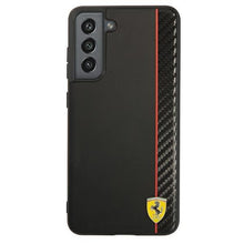 Заредете изображение във визуализатора на галерията – Ferrari FESAXHCS21FBK S21 FE G990 czarny/black hardcase On Track Carbon Stripe - TopMag
