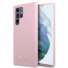 Заредете изображение във визуализатора на галерията – Guess GUHCS22LLSLMGLA S22 Ultra S908 lawenda/lavender hardcase Silicone Script Metal Logo - TopMag
