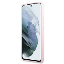 Заредете изображение във визуализатора на галерията – Guess GUHCS22SLSLMGLA S22 S901 lawenda/lavender hardcase Silicone Script Metal Logo - TopMag
