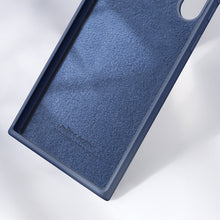 Заредете изображение във визуализатора на галерията – Nillkin CamShield Silky Silicone Case Cover with Camera Cover for Samsung Galaxy S22 Ultra green - TopMag
