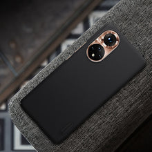 Заредете изображение във визуализатора на галерията – Nillkin Super Frosted Shield toughened case cover + stand Honor 50 black - TopMag
