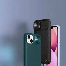 Заредете изображение във визуализатора на галерията – Nillkin CamShield Leather Case iPhone 13 cover with camera cover green - TopMag
