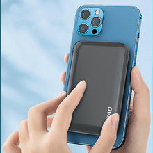 Заредете изображение във визуализатора на галерията – Dudao TGK1 Power Bank with Wireless Charger 15W 10000mAh Black (TGK1-Black) - TopMag
