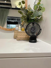 Заредете изображение във визуализатора на галерията – Joyroom CheerSummer desk fan portable remote control black (JR-CY363-RC black) - TopMag
