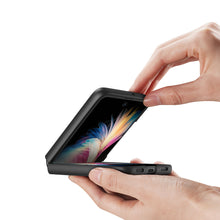 Заредете изображение във визуализатора на галерията – Dux Ducis Fino case is made of nylon material Huawei P50 Pocket black - TopMag
