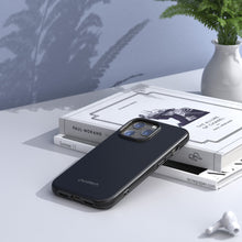 Заредете изображение във визуализатора на галерията – Choetech MFM Anti-drop case Made For MagSafe for iPhone 13 Pro black (PC0113-MFM-BK) - TopMag
