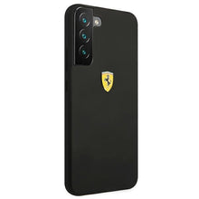 Заредете изображение във визуализатора на галерията – Ferrari FESSIHCS22MBK S22+ S906 czarny/black hardcase On Track Silicone - TopMag
