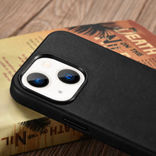 Заредете изображение във визуализатора на галерията – iCarer CH Leather case for iPhone 13 mini leather case (MagSafe compatible) black (ALI1207-BK) - TopMag
