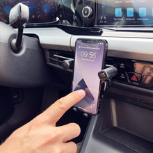 Заредете изображение във визуализатора на галерията – Wozinsky gravity phone holder for car grille black (WCHBK7) - TopMag
